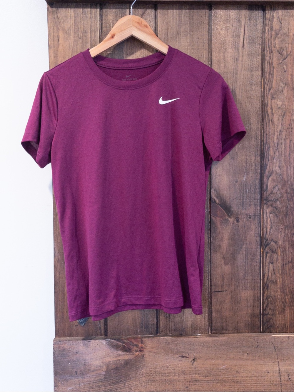 Nike Dri-Fit The Nike Tee Plum Maroon Swoosh Logo Medium - Picture 2 of 9